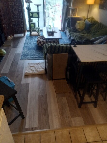 Building Photo - 566 Washington St