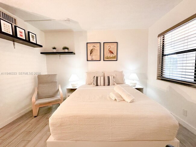 Building Photo - 664 SE 20th Ave