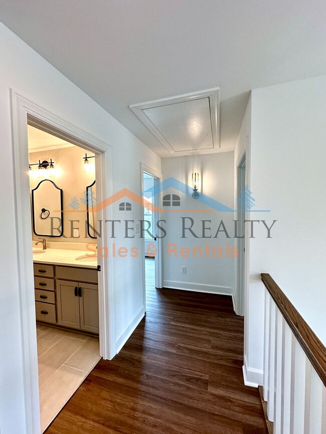 Building Photo - 3BR Home with Office, Bonus Room, Large Kitchen Island, 2-Car Garage & Large Yard – Huntsville Li...