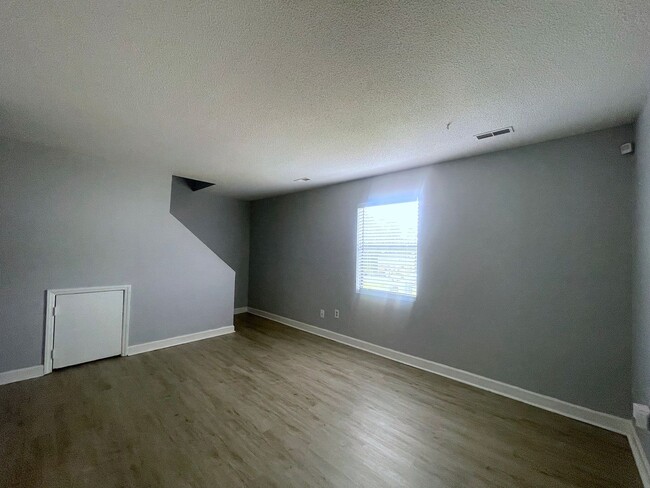 Building Photo - Updated 2 Bedroom Duplex in Durham!