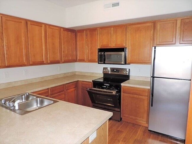 Building Photo - $1,300 | 2 Bedroom, 1 Bathroom Condo | Pet...