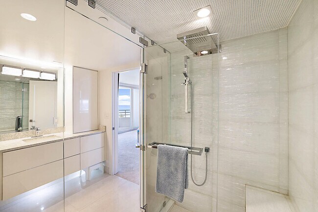 Building Photo - 3407 S Ocean Blvd