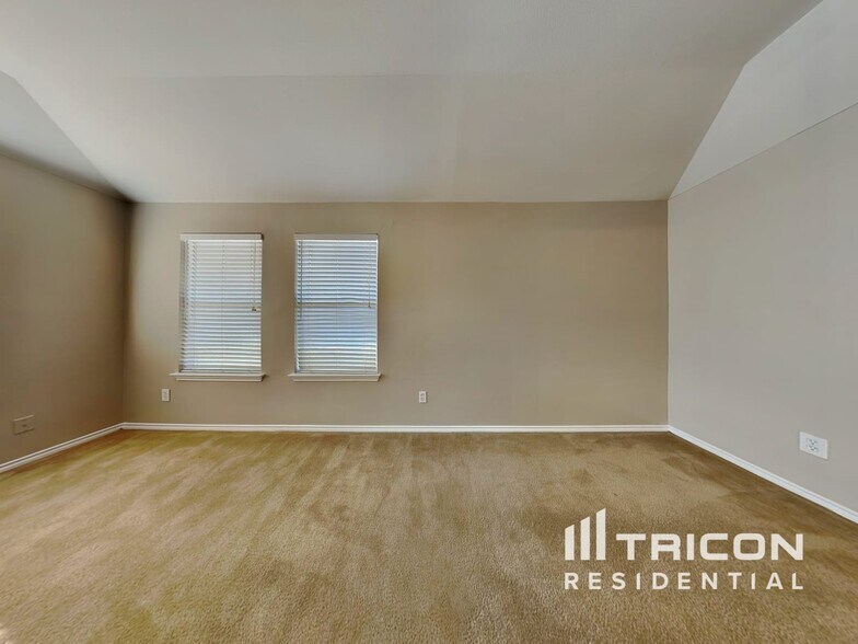Building Photo - 12723 Whistling Springs Dr