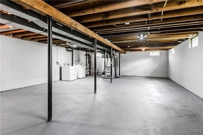 Building Photo - 222 Wilber St