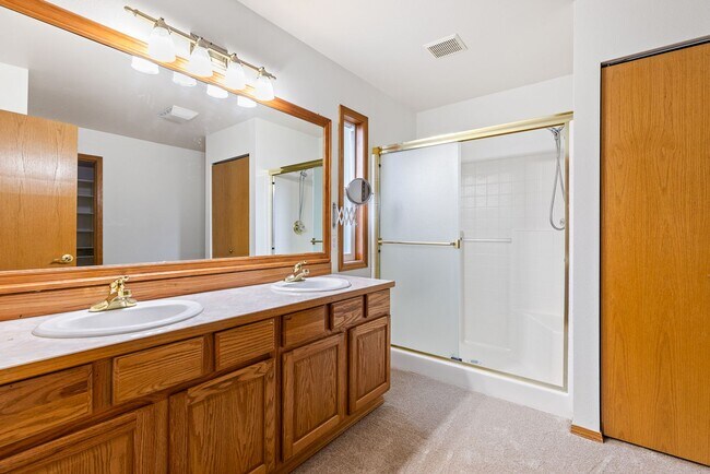 Building Photo - 4 bed 2.5 bath Snoqualmie Ridge