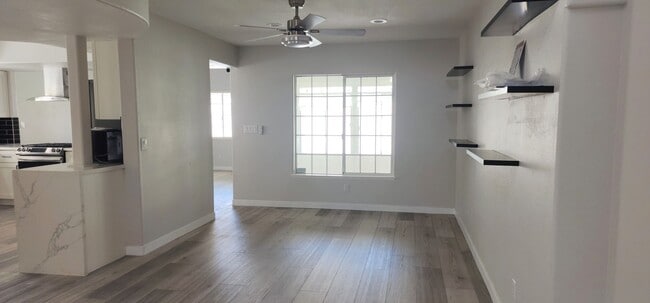 Building Photo - Spacious 4-bedroom Home Available in Desert Shores!