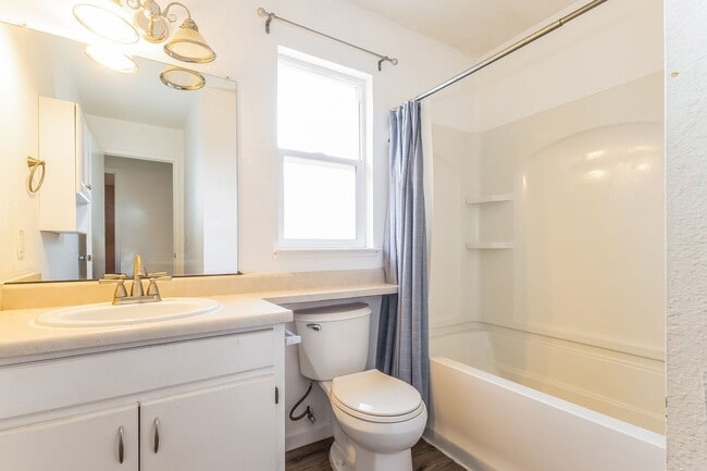 Building Photo - PURE Property Management Presents: Delightful 4 Bed 2 Bath Near Pioneer Park