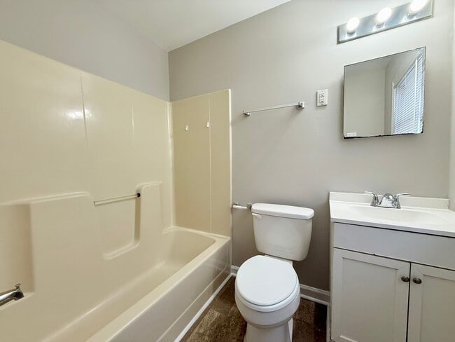 Building Photo - 409 N Crigler St