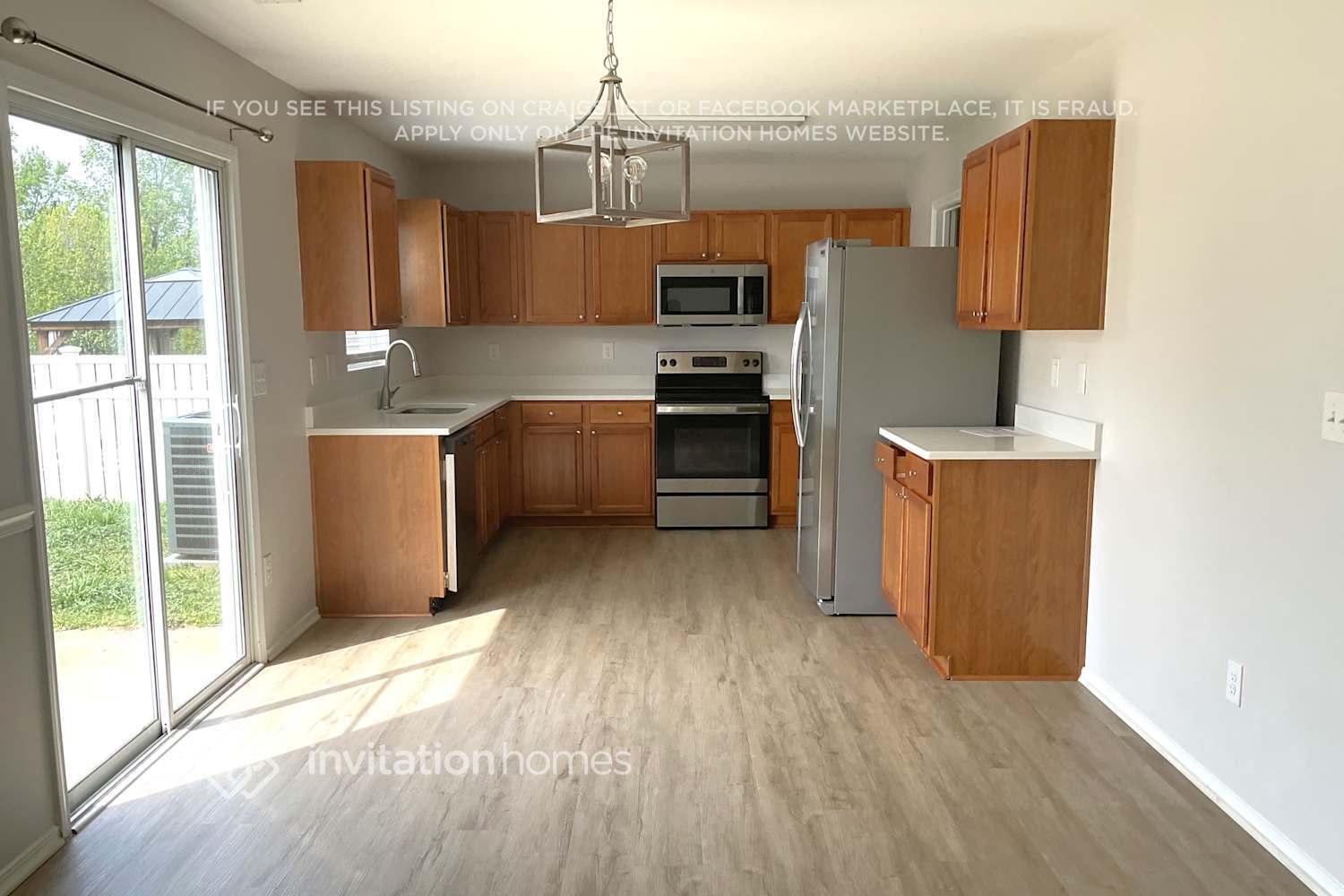 Building Photo - 849 Willow Creek Dr
