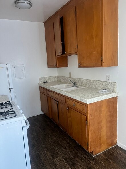 Building Photo - 3755 Vinton Ave