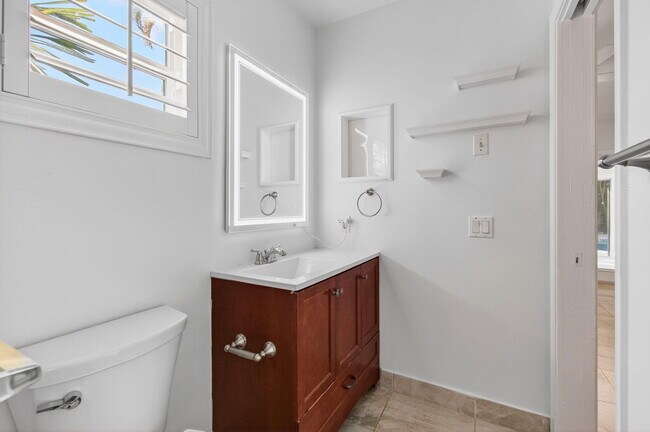 Building Photo - 699 NW 16th Ave