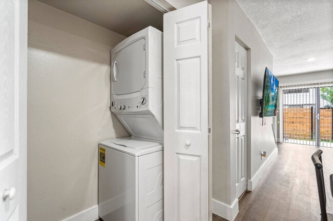 Building Photo - 3715 Legacy Square