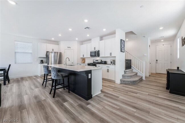Building Photo - 670 Tranquil Bay Ct