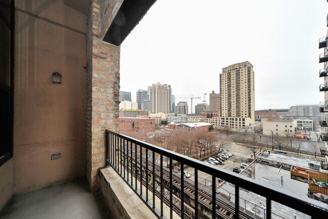 Building Photo - 1503 S State St