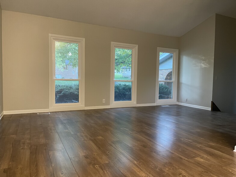 Living room - 1045 S 217th St