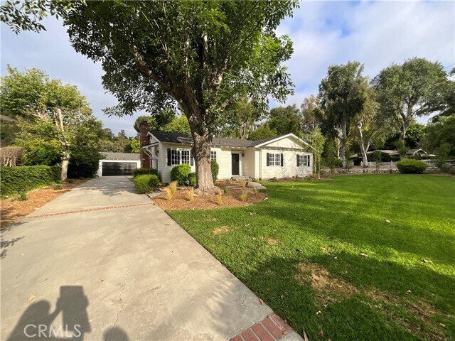 Building Photo - 2029 Las Palomas Dr