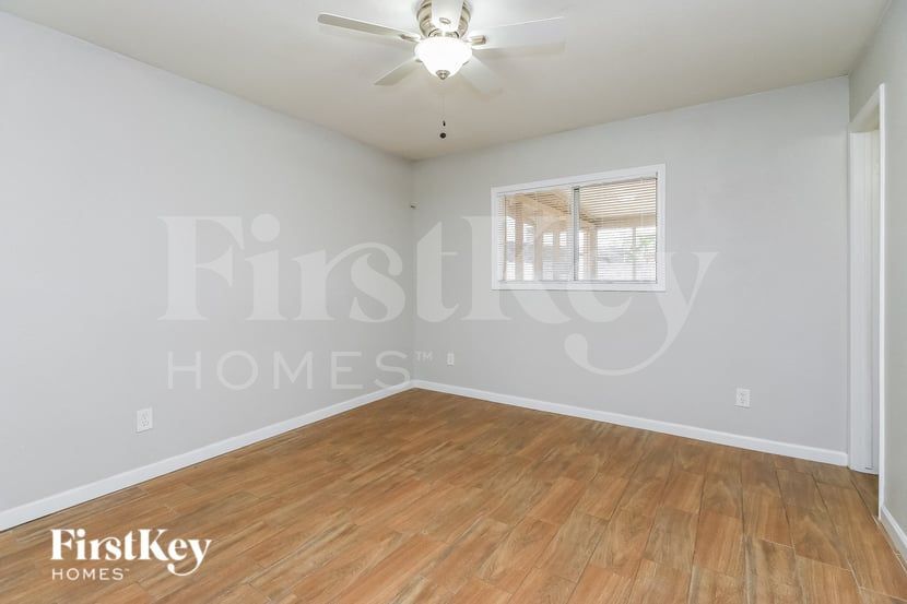 Building Photo - 15035 N 28th Ave