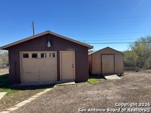 Building Photo - 8816 Oakbrook St