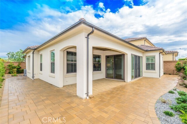Building Photo - 121 Turquoise