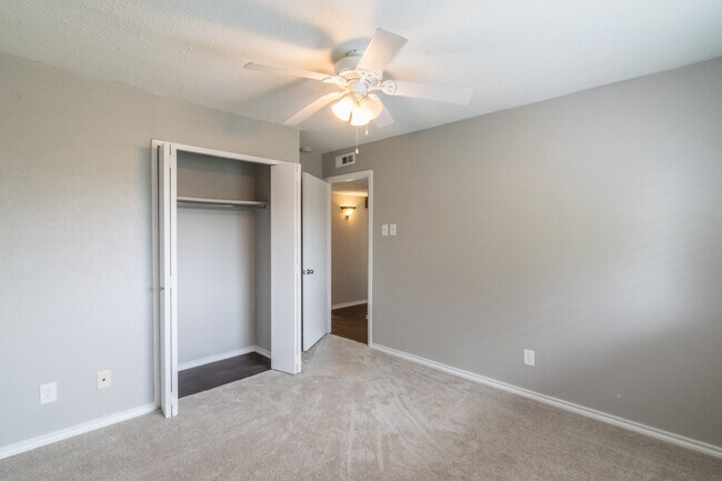 Building Photo - 5214 Spring Lake Dr