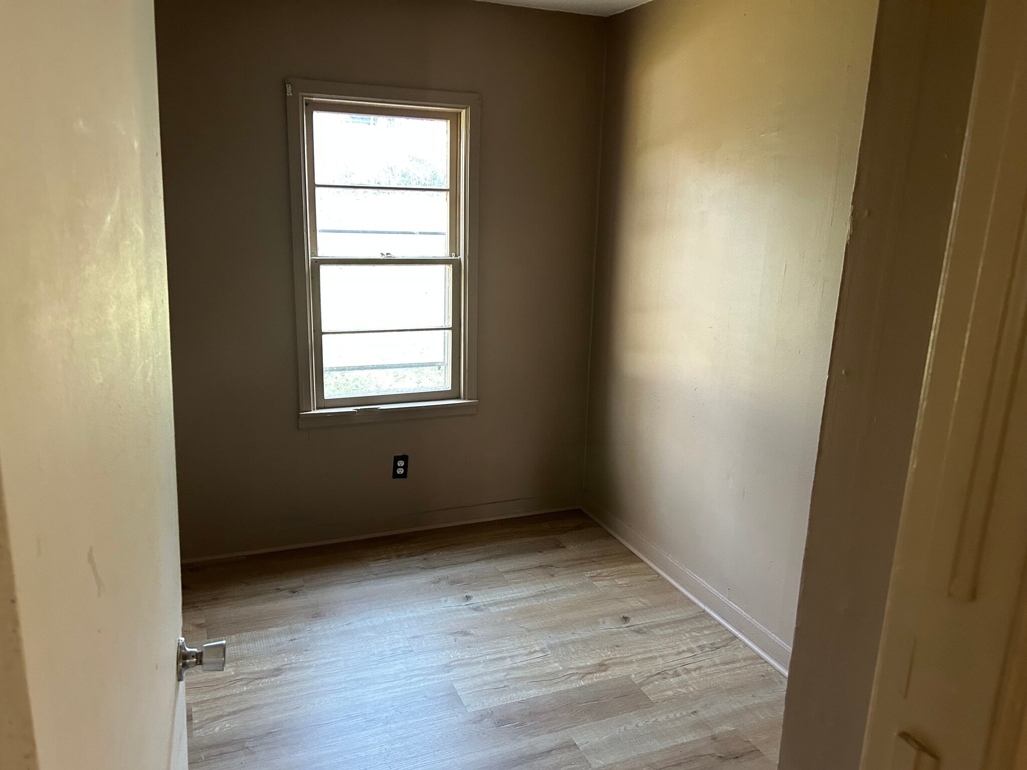 Building Photo - 108 E Kentucky Ave