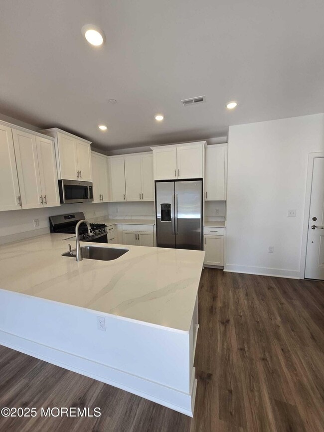 Building Photo - 28211 Radford Ct