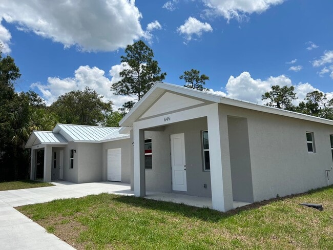 Building Photo - 630 Jasmine St