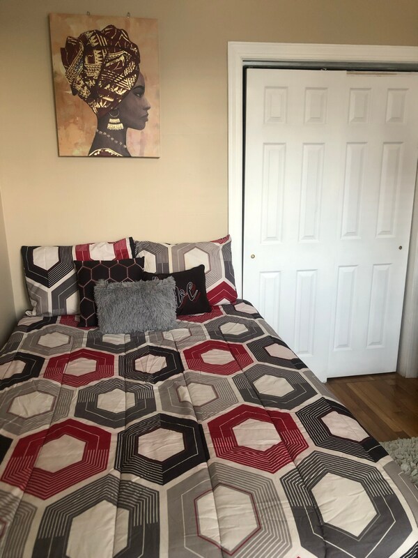 Building Photo - 6630 S Ingleside Ave