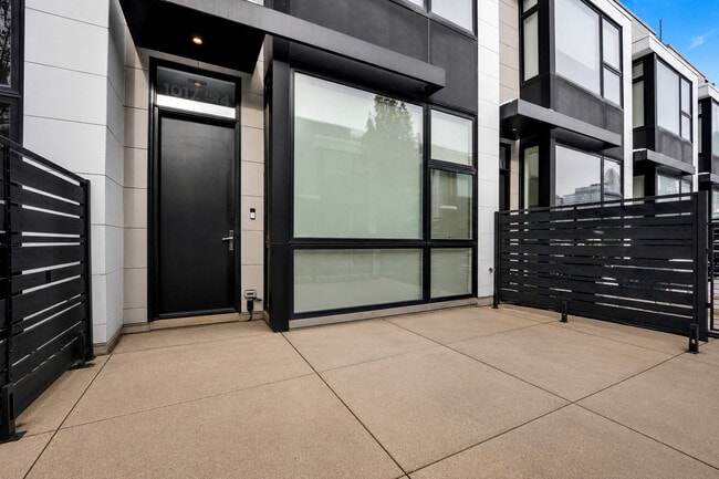 Building Photo - 1017 N Cleveland Ave