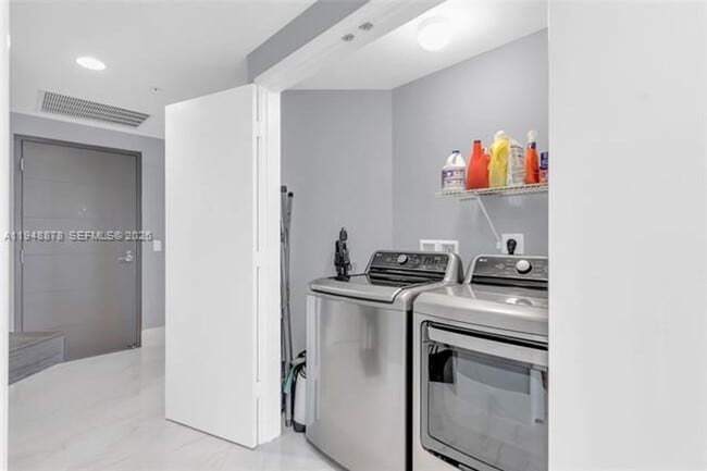 Building Photo - 17111 Biscayne Blvd