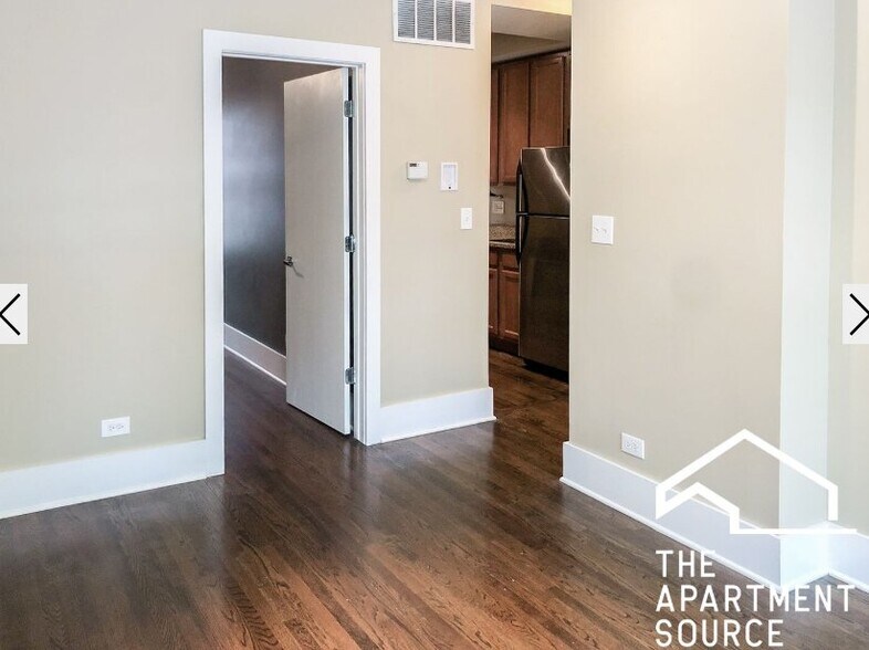 Building Photo - 1849 W Cornelia Ave