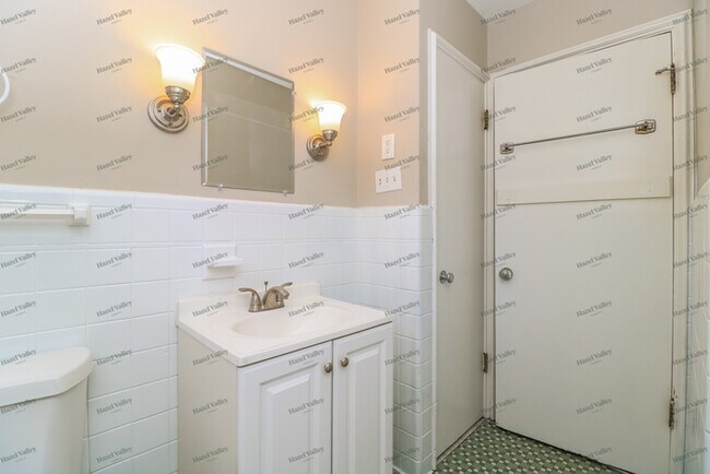 Building Photo - 12530 Lusher Rd