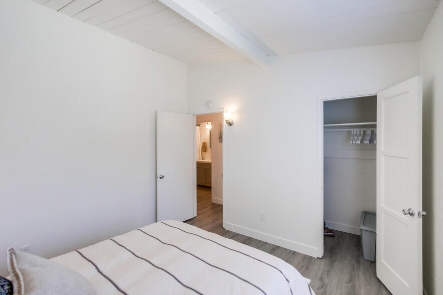 Building Photo - 4114 Fond du Lac Ave