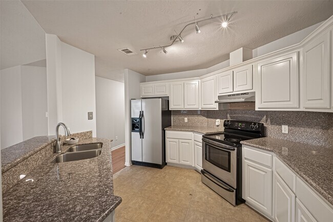 Building Photo - 16299 Hidden Deer Ln