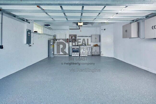 Building Photo - 10735 Maui Cir