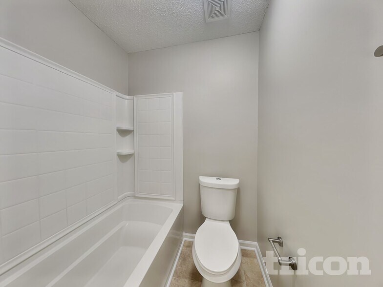 Building Photo - 4812 Silverdene St