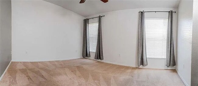 Building Photo - Highland Chase Three Bedroom, Updated Kitchen and Large Patio