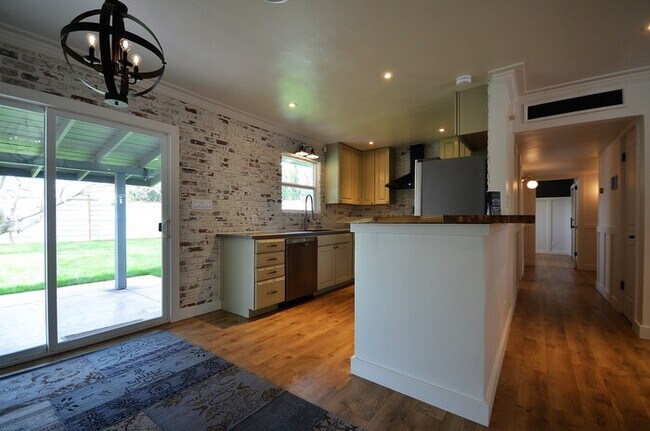 Building Photo - Beautiful Scottsdale Home 3 beds 2 baths G...