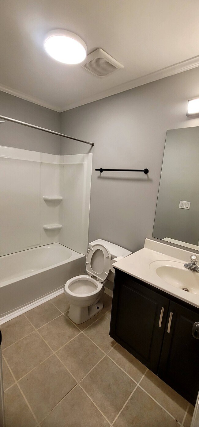 Building Photo - 730 3rd St NE