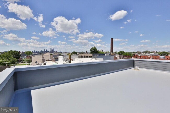 Building Photo - 2431 Frankford Ave