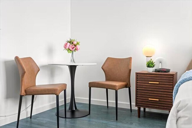 Building Photo - 1700 Alton Rd