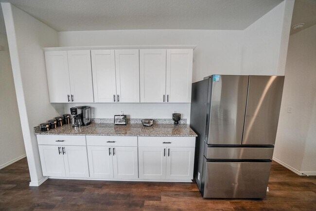 Building Photo - Beautifully Maintained Single-Story Home i...