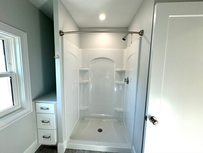 Building Photo - 17 Fremont St