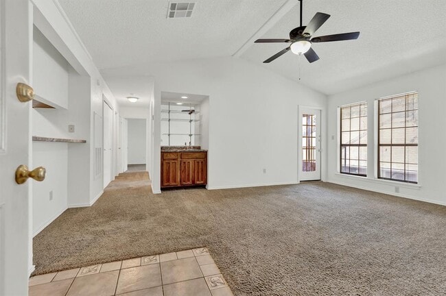 Building Photo - 1202 Thorpe Ln
