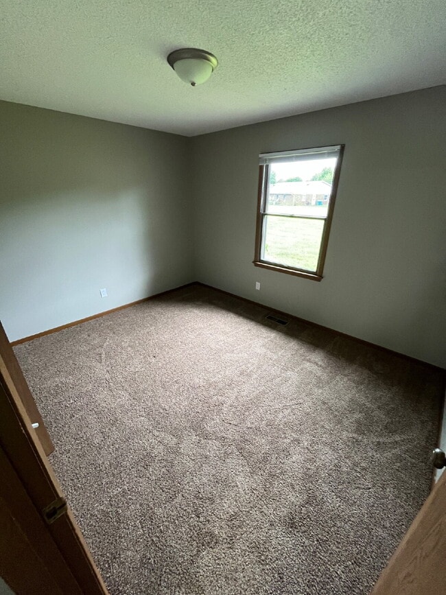Building Photo - 1413 Spruce Ave
