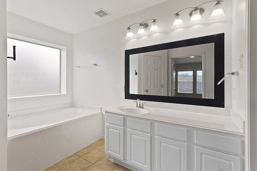 Building Photo - 5527 Marble Ravine