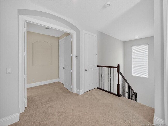 Building Photo - 259 Calmo Cir