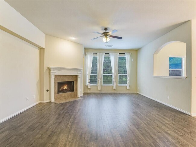 Building Photo - 452 Monahans Dr