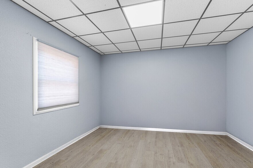 Building Photo - 404 N Superior St