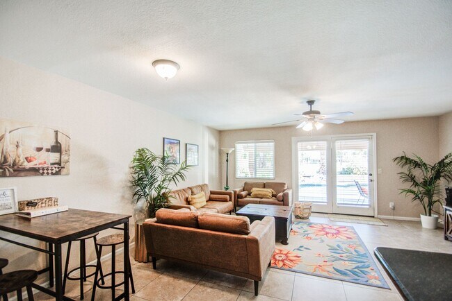 Building Photo - 4bd, 3ba on Arrowhead Golf Course!